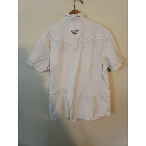 Men's Guess Logo White Shirt Short Sleeves Pockets Button Up Size XL pearl Snap - Picture 11 of 13